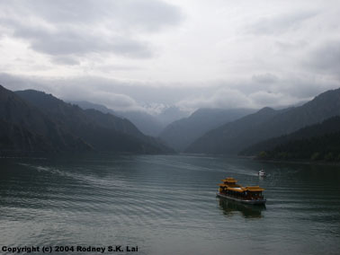 20060308111307-urum02.jpg