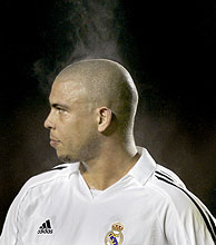 20060308224555-ronaldo.jpg