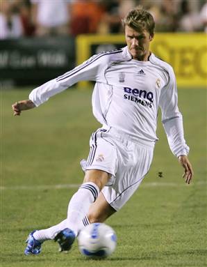 20070113041655-beckham-vlrg-7a-widec.jpg