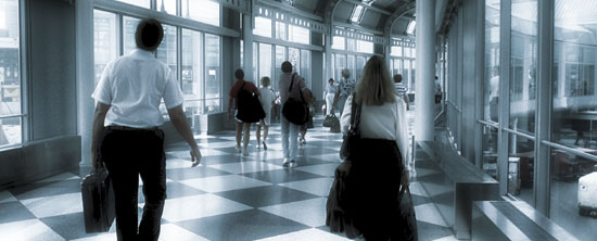 20070527134522-airport-bridge-w-people-spl.jpg