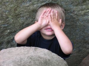 20070627180108-hiding.jpg